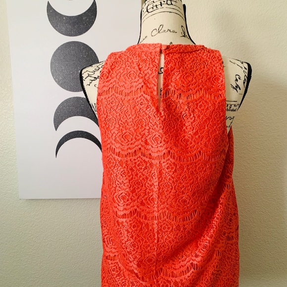 Coral lace sleeveless top - Picture 3 of 7